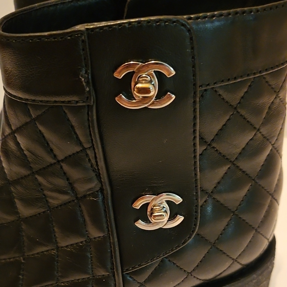 CHANEL Black Quilted Leather Ankle Booties With Iconic CC Turnlock. - Picture 8 of 15